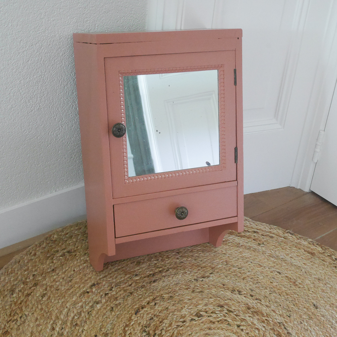 Coco & Bob - Vintage Hangkastje - Maud