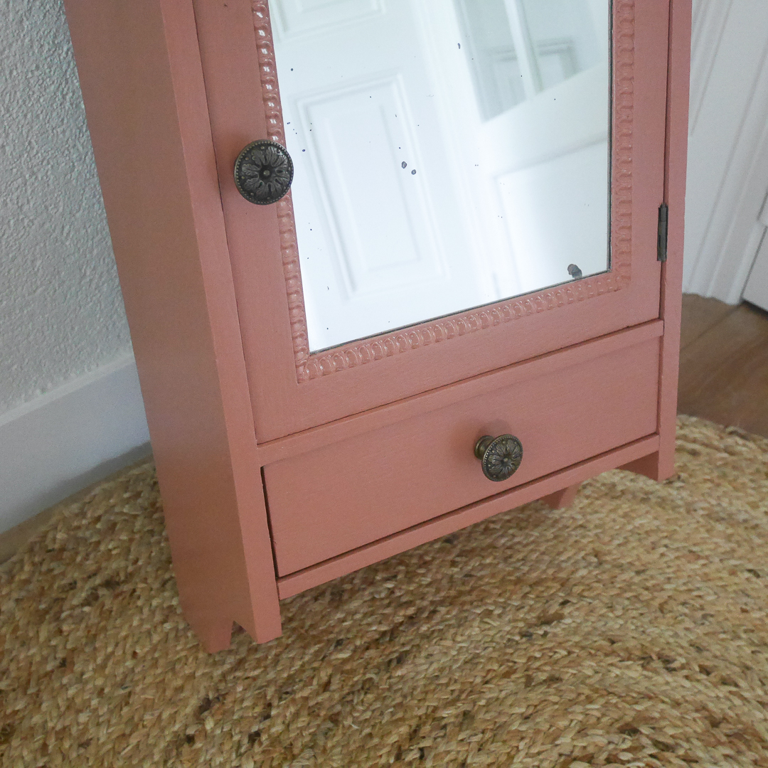 Coco & Bob - Vintage Hangkastje - Maud