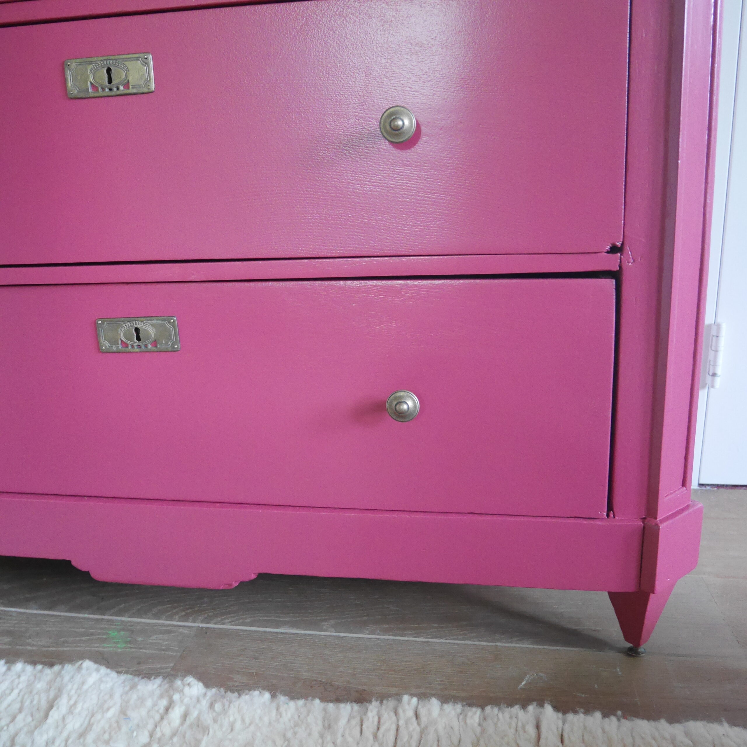 Coco & Bob - Donkerroze commode vintage retro ladekast - Emma